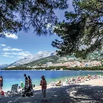 2 Bedroom Amazing In Makarska