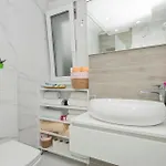 2 Bedroom Cozy In * Makarska