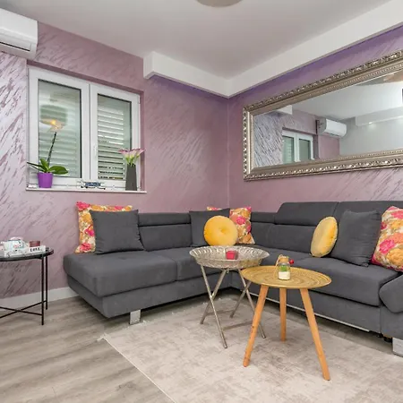 Awesome In With Kitchen Apartament Makarska