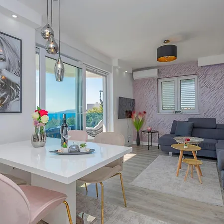 Awesome In With Kitchen