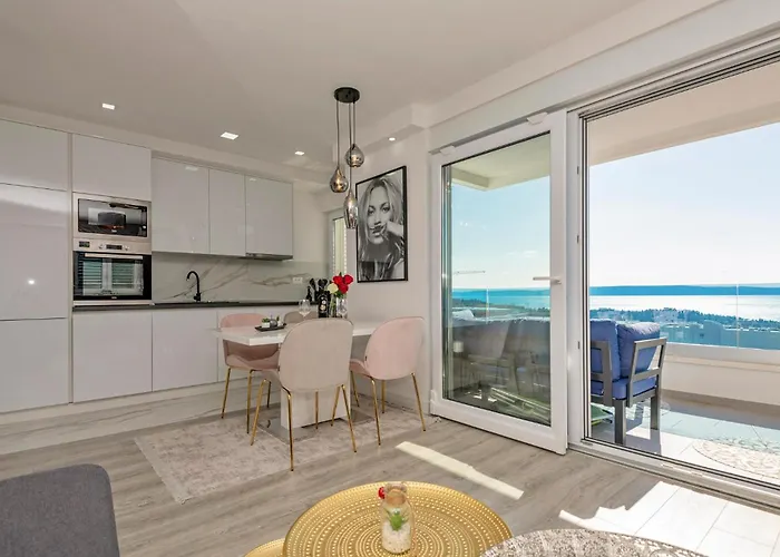 Apartament 2 Bedroom Cozy In Makarska