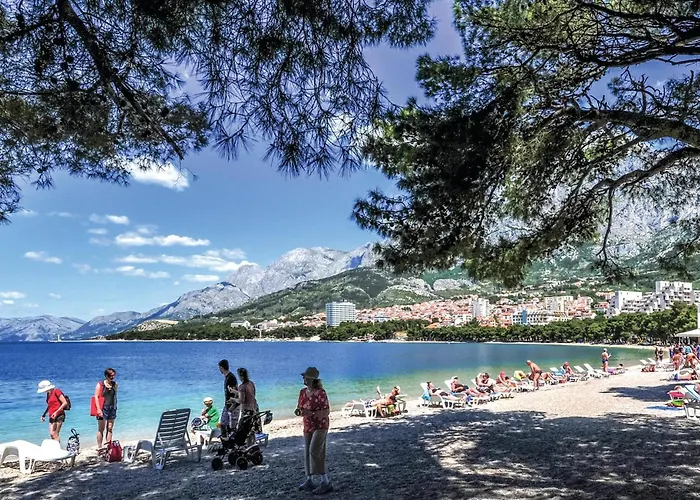 2 Bedroom Cozy In Makarska