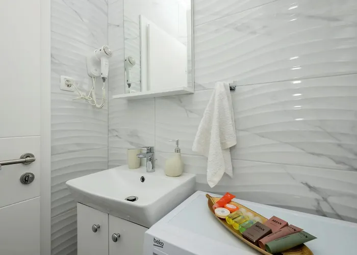 Apartament 2 Bedroom Cozy In *