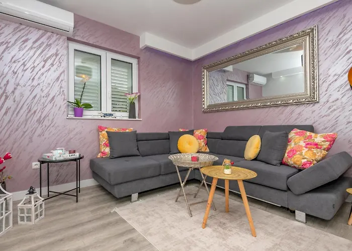 2 Bedroom Cozy In Apartment Makarska